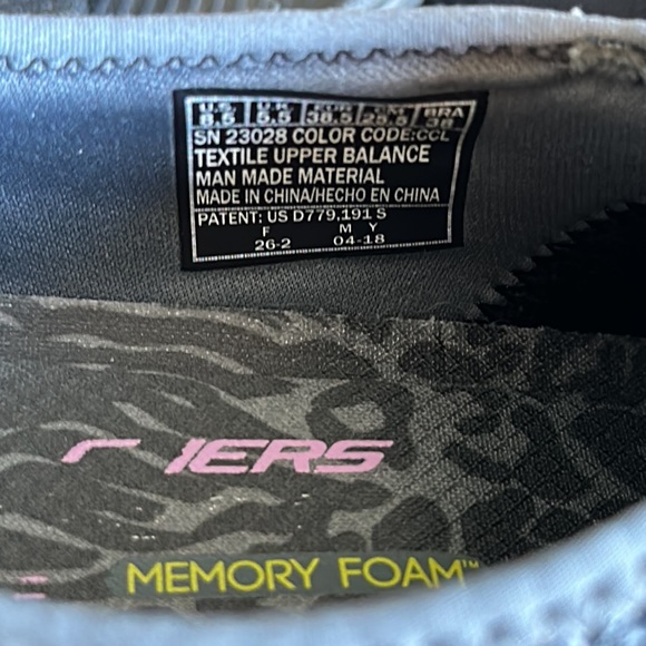 Skechers Bungee Gray Slip Ons - Picture 7 of 7